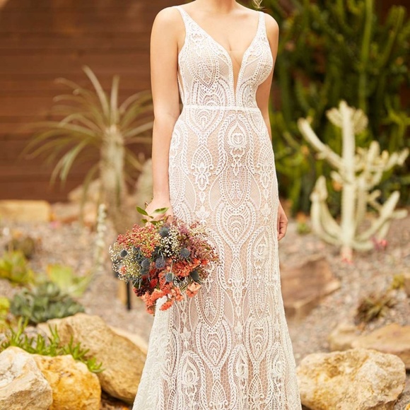 Essence of Australia Lace Wedding Gown